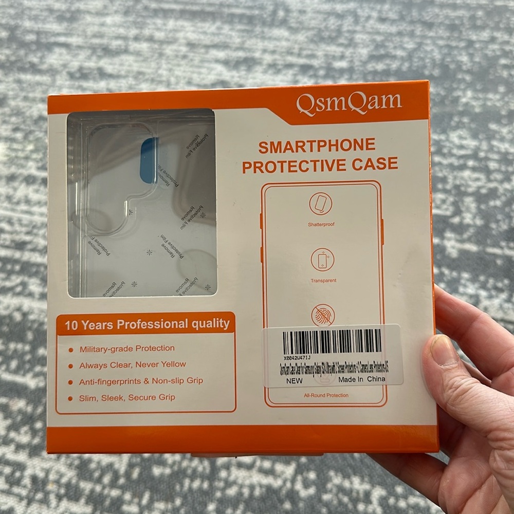 Samsung S24 case 2 screen protectors and 2 camera protectors